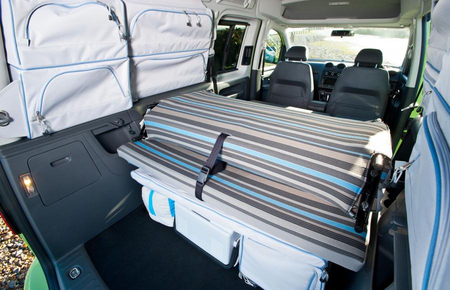  Volkswagen Caddy Camper 2.0 TDi BlueMotion 2013 года  (UK) (фото 7 из 30)